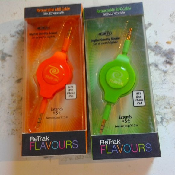 NWT 2 Retrax Flavors 5 ft  retractable cords - Picture 1 of 2